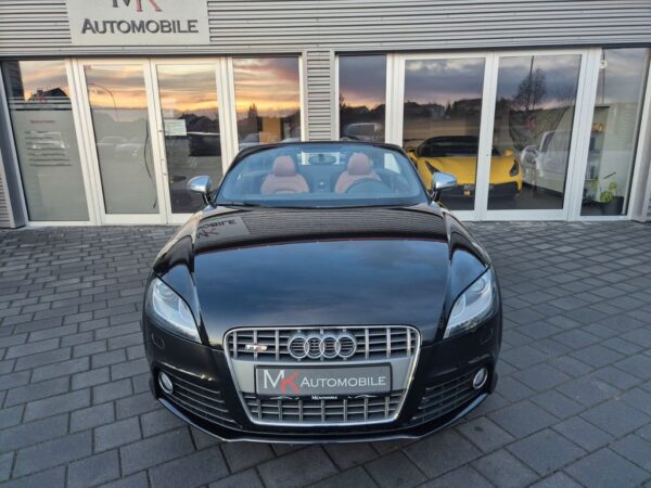 <span class="make">Audi</span><br/> TTS Roadster 2.0 TFSI quattro Exclusive – Bild 3