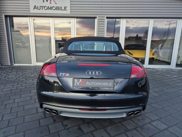 <span class="make">Audi</span><br/> TTS Roadster 2.0 TFSI quattro Exclusive – Bild 8