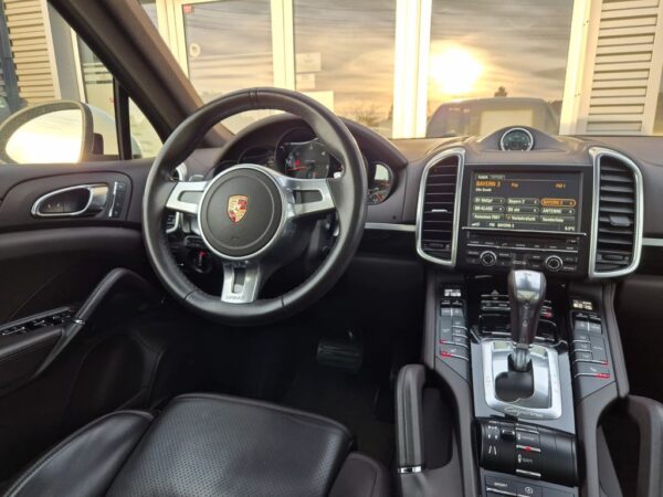 <span class="make">Porsche</span><br/> Cayenne Diesel *BOSE*PANO*AHK* – Bild 10