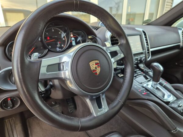 <span class="make">Porsche</span><br/> Cayenne Diesel *BOSE*PANO*AHK* – Bild 12