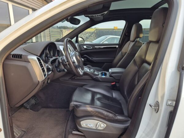 <span class="make">Porsche</span><br/> Cayenne Diesel *BOSE*PANO*AHK* – Bild 14