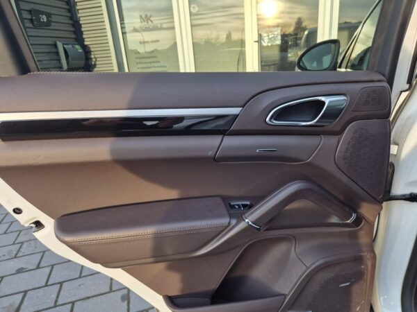 <span class="make">Porsche</span><br/> Cayenne Diesel *BOSE*PANO*AHK* – Bild 15