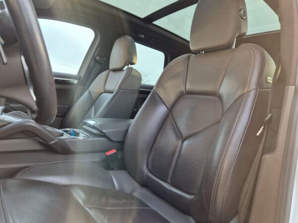 <span class="make">Porsche</span><br/> Cayenne Diesel *BOSE*PANO*AHK* – Bild 17